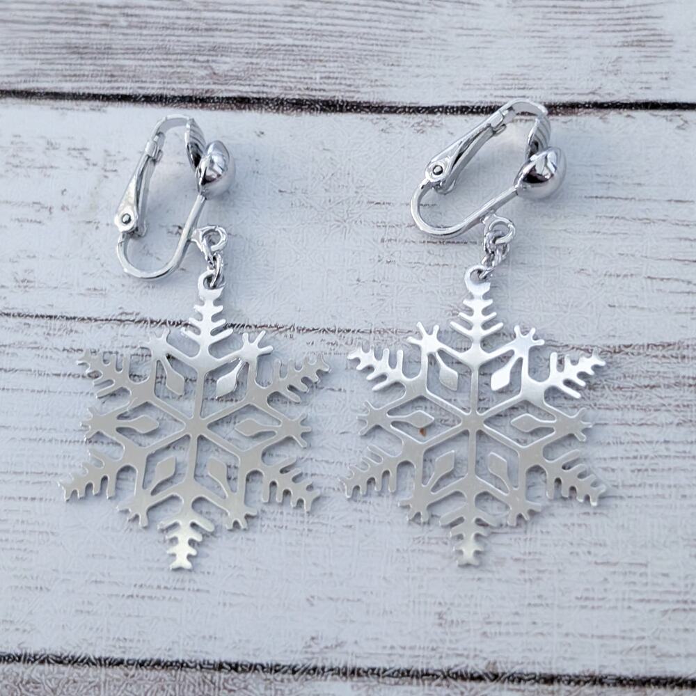 Vintage Clip On Earrings Large Silver Tone Snowflake Dangle